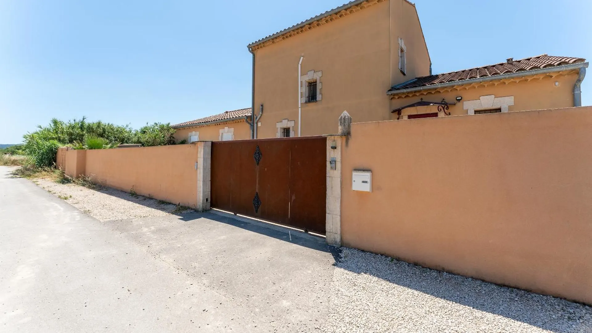 Maison De Vacances Provence Tarascon 0*,  France
